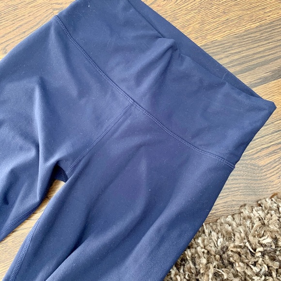 Fabletics Mesh Insert Legging - Picture 4 of 8